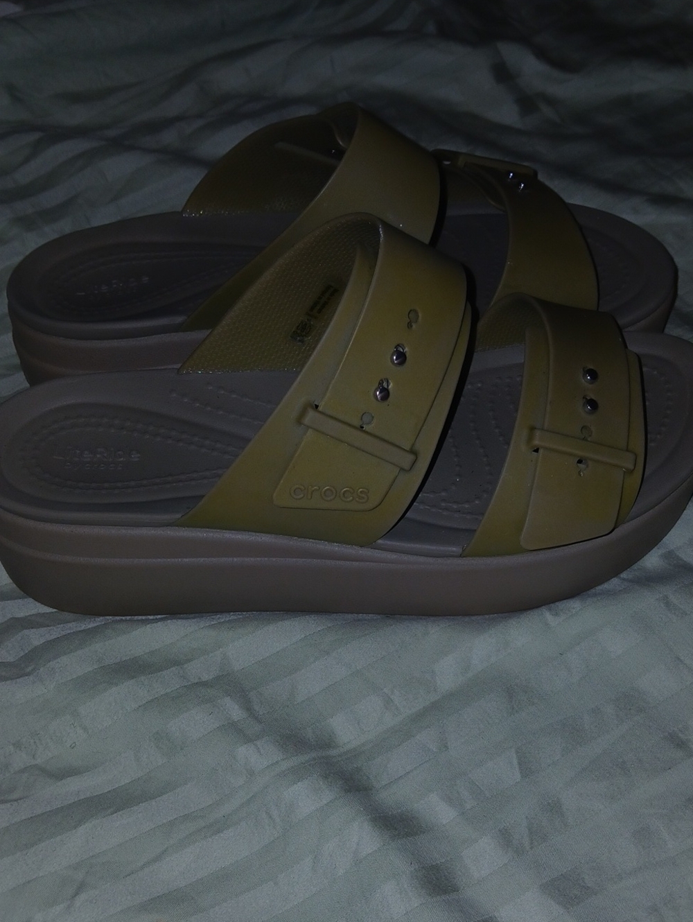 CROCS Womens Olive Green Slide Platform Sandals W/ Brown Soles    Sz: 8